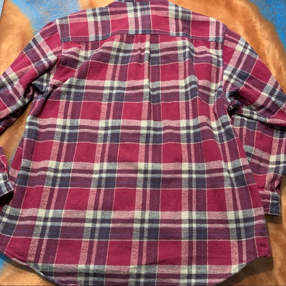 Field and Stream Red Flannel button down top XL - Picture 7 of 10